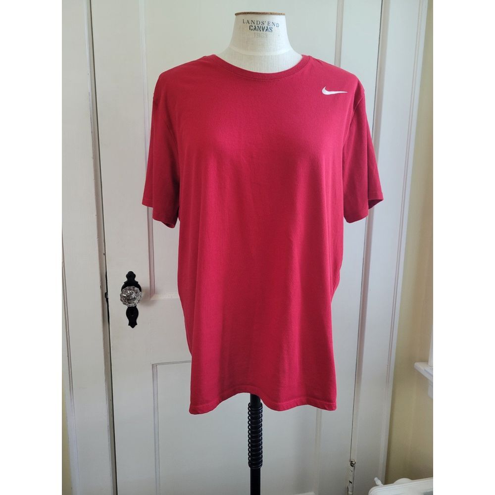 The Nike Tee Men's Red XL SS Athletic Cut Dri-Fit‎ T-shirt RN56323